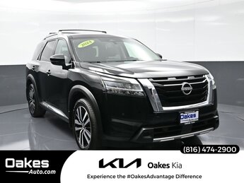 2024 Super Black Nissan Pathfinder Platinum 4X4 SUV 4 Door