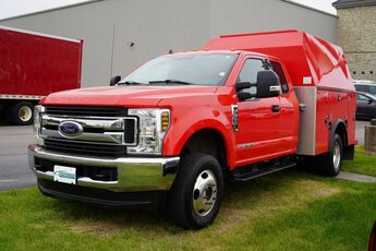 2019 Ford Super Duty F-350 DRW XLT 4X4 Power Stroke 6.7L V8 DI 32V OHV Turbodiesel Engine 4 Door