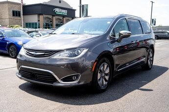 2018 Granite Crystal Metallic Clearcoat Chrysler Pacifica Hybrid Limited 4 Door 3.6L V6 Engine FWD Automatic (CVT) Van