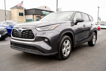 2022 Toyota Highlander Hybrid LE 4 Door 2.5L I4 PDI Hybrid DOHC 16V LEV3-SULEV30 186hp Engine Automatic (CVT)