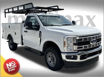 2025 Oxford White Ford Super Duty F-350 SRW XL Truck Automatic 2 Door