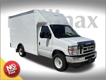2025 Oxford White Ford E-350SD Base Automatic RWD Specialty Vehicle Cutaway 7.3L V8 Engine 2 Door