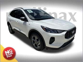 2025 Star White Metallic Tri-Coat Ford Escape ST-Line SUV FWD Automatic