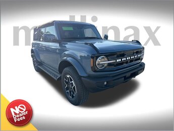2025 Azure Gray Metallic Tri-Coat Ford Bronco Outer Banks 2.3L EcoBoost I-4 Engine Automatic SUV