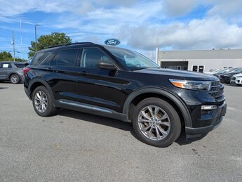 2022 Star White Metallic Tri-Coat Ford Explorer XLT Automatic 4X4 SUV 4 Door