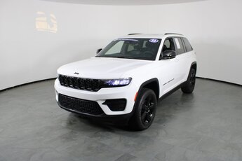 2023 Jeep Grand Cherokee Altitude Automatic 4 Door RWD
