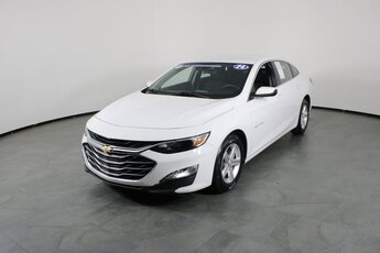 2024 Summit White Chevrolet Malibu LT 4 Door Sedan Automatic (CVT) 1.5L DOHC Engine