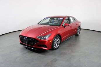 2021 Calypso Red Hyundai Sonata SEL Sedan Automatic FWD 2.5L I4 Engine 4 Door