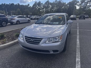 2010 Radiant Silver Metallic Hyundai Sonata GLS Automatic Sedan FWD 2.4L I4 DOHC 16V Engine 4 Door