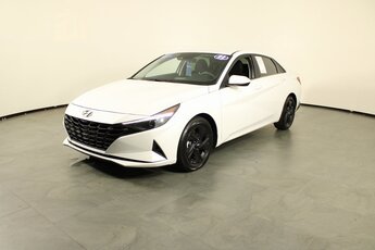 2023 Hyundai Elantra SEL 4 Door I4 Engine FWD Sedan Automatic (CVT)