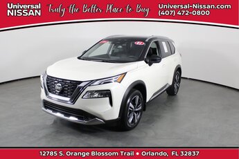2021 Pearl White Tricoat/Super Black Nissan Rogue Platinum 4 Door SUV 2.5L I4 DOHC 16V Engine FWD Automatic (CVT)