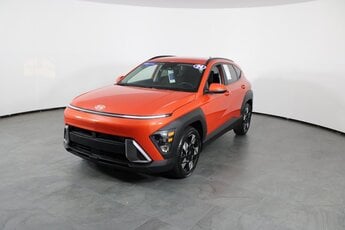 2024 Soultronic Orange Pearl Hyundai Kona SEL 4 Door SUV 2.0L I4 DOHC 16V Engine Automatic (CVT)