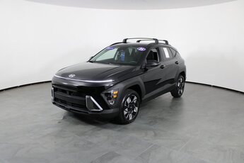 2025 Abyss Black Pearl Hyundai Kona SEL Convenience 4 Door SUV 2.0L I4 DOHC 16V Engine