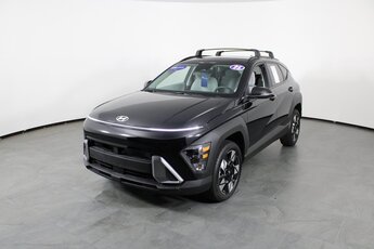 2025 Abyss Black Pearl Hyundai Kona SEL Convenience 4 Door SUV Automatic (CVT) 2.0L I4 DOHC 16V Engine AWD
