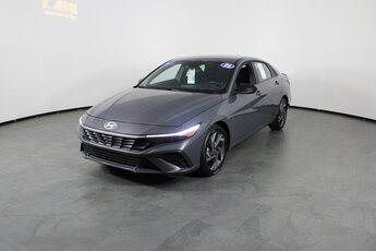 2025 Hyundai Elantra SEL Sport I4 Engine 4 Door Sedan Automatic (CVT)
