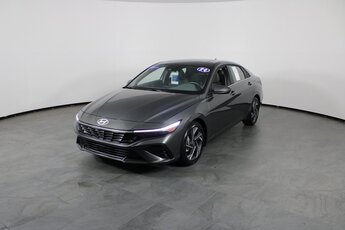 2024 Hyundai Elantra SEL I4 Engine 4 Door FWD Sedan