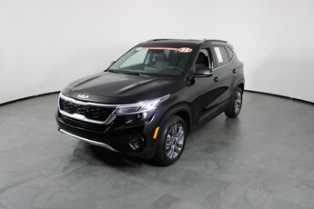 2023 Cherry Black Kia Seltos S FWD 2.0L I4 MPI Engine Automatic (CVT) 4 Door