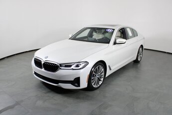 2022 Mineral White Metallic BMW 5 Series 530i 4 Door Sedan 2.0L 4-Cylinder Engine Automatic RWD