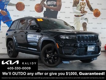 2023 Diamond Black Crystal Pearlcoat Jeep Grand Cherokee Altitude Automatic 4X4 SUV 4 Door