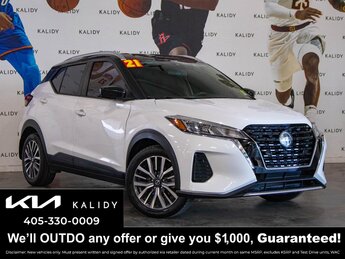 2021 Aspen White/Super Black Nissan Kicks SV Automatic (CVT) FWD SUV