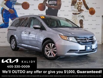 2017 Lunar Silver Metallic Honda Odyssey SE 4 Door V6 Cylinder Engine Automatic Van