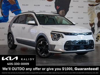 2023 Snow White Pearl Kia Niro EV Wave SUV Automatic Electric Motor Engine FWD