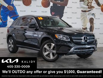 2019 Obsidian Black Metallic Mercedes-Benz GLC GLC 300 4 Door Automatic SUV