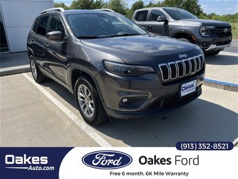 2020 Granite Crystal Metallic Clearcoat Jeep Cherokee Latitude Plus Automatic 4X4 4 Door 2.4L I4 Engine