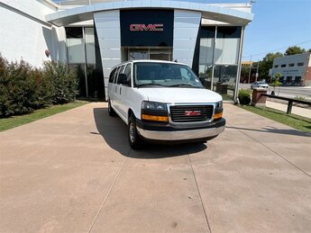 2025 Summit White GMC Savana 3500 LT 6.6L V8 Engine RWD Van 3 Door Automatic