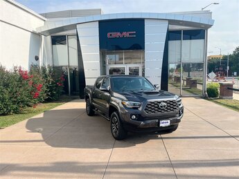 2022 Magnetic Gray Metallic Toyota Tacoma SR5 4X4 4 Door Automatic