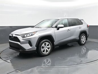 2022 Silver Sky Metallic Toyota RAV4 LE 4 Door Automatic AWD 2.5L 4-Cylinder DOHC Dual VVT-i Engine