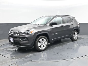 2022 Granite Crystal Metallic Clearcoat Jeep Compass Latitude 4 Door 2.4L I4 Engine SUV 4X4 Automatic
