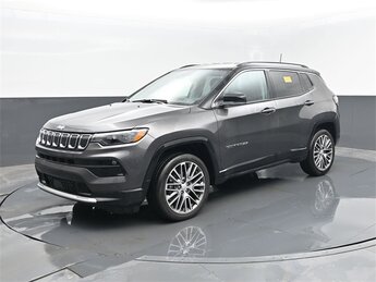 2022 Granite Crystal Metallic Clearcoat Jeep Compass Limited 4 Door 4X4 2.4L I4 Engine Automatic