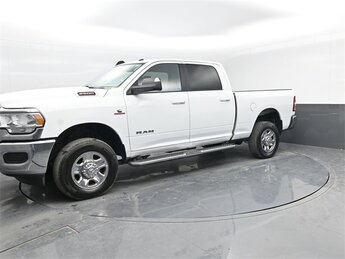 2022 Bright White Clearcoat Ram 2500 Big Horn Truck Automatic Cummins 6.7L I6 Turbodiesel Engine 4X4