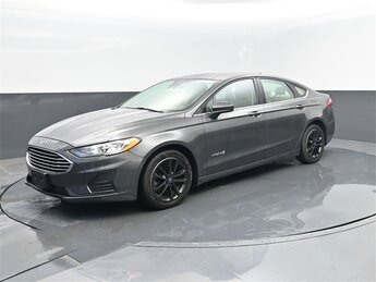 2019 Magnetic Metallic Ford Fusion Hybrid SE Car FWD Automatic (CVT) 4 Door I4 Hybrid Engine