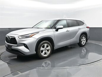 2021 Celestial Silver Metallic Toyota Highlander LE 3.5L V6 DOHC Engine Automatic AWD