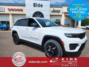 2025 Bright White Clearcoat Jeep Grand Cherokee Altitude X 4X4 Automatic SUV 3.6L V6 24V VVT Engine
