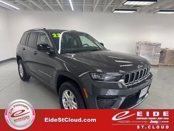 2022 Baltic Gray Metallic Clearcoat Jeep Grand Cherokee Laredo 4 Door 4X4 3.6L V6 24V VVT Engine