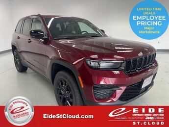 2025 Jeep Grand Cherokee Laredo 4X4 SUV Automatic 3.6L V6 24V VVT Engine