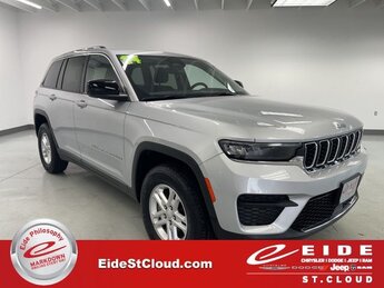 2024 Silver Zynith Jeep Grand Cherokee Laredo Automatic SUV 3.6L V6 24V VVT Engine 4 Door 4X4