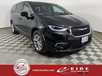 2026 Chrysler Pacifica Select AWD Van 4 Door Automatic