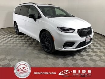 2025 Bright White Clearcoat Chrysler Pacifica Limited AWD 4 Door 3.6L V6 24V VVT Engine Automatic Van