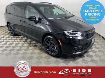 2025 Chrysler Pacifica Limited 4 Door Automatic AWD 3.6L V6 24V VVT Engine Van