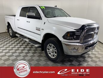 2014 Bright White Clearcoat Ram 2500 Laramie 4 Door Automatic 4X4 Truck 6.4L V8 Engine