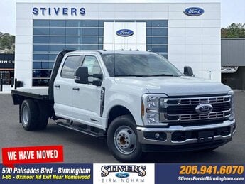 2025 Oxford White Ford Super Duty F-350 DRW XL 4 Door Automatic Power Stroke 6.7L V8 DI 32V OHV Turbodiesel Engine