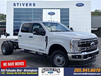 2025 Oxford White Ford Super Duty F-350 DRW XL Power Stroke 6.7L V8 DI 32V OHV Turbodiesel Engine Automatic Truck 4 Door