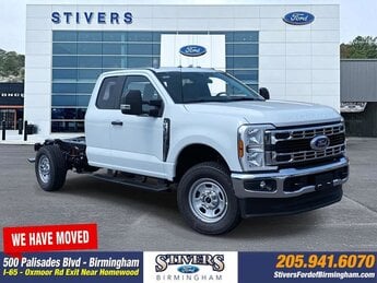 2025 Ford Super Duty F-350 SRW XL 4 Door 4X4 7.3L V8 PFI OHV 16V Federal 335hp Engine Automatic Truck