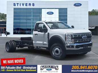 2025 Oxford White Ford F-600SD XL Automatic Power Stroke 6.7L V8 DI 32V OHV Turbodiesel Engine Truck
