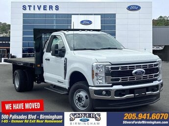 2025 Ford Super Duty F-350 DRW XL 2 Door Automatic 4X4 Power Stroke 6.7L V8 DI 32V OHV Turbodiesel Engine