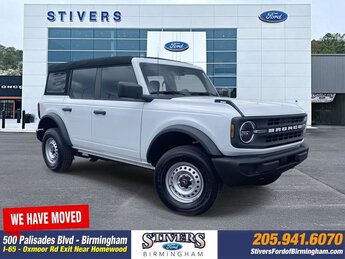 2025 Oxford White Ford Bronco Base Automatic 2.3L EcoBoost I-4 Engine 4 Door